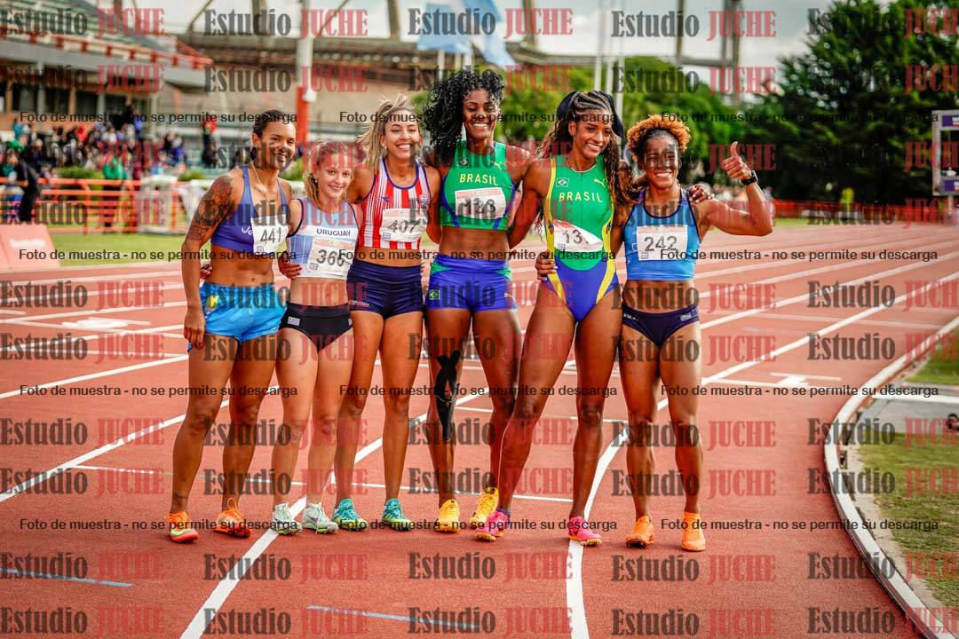 Fotos de algunos extras y podios del día 3