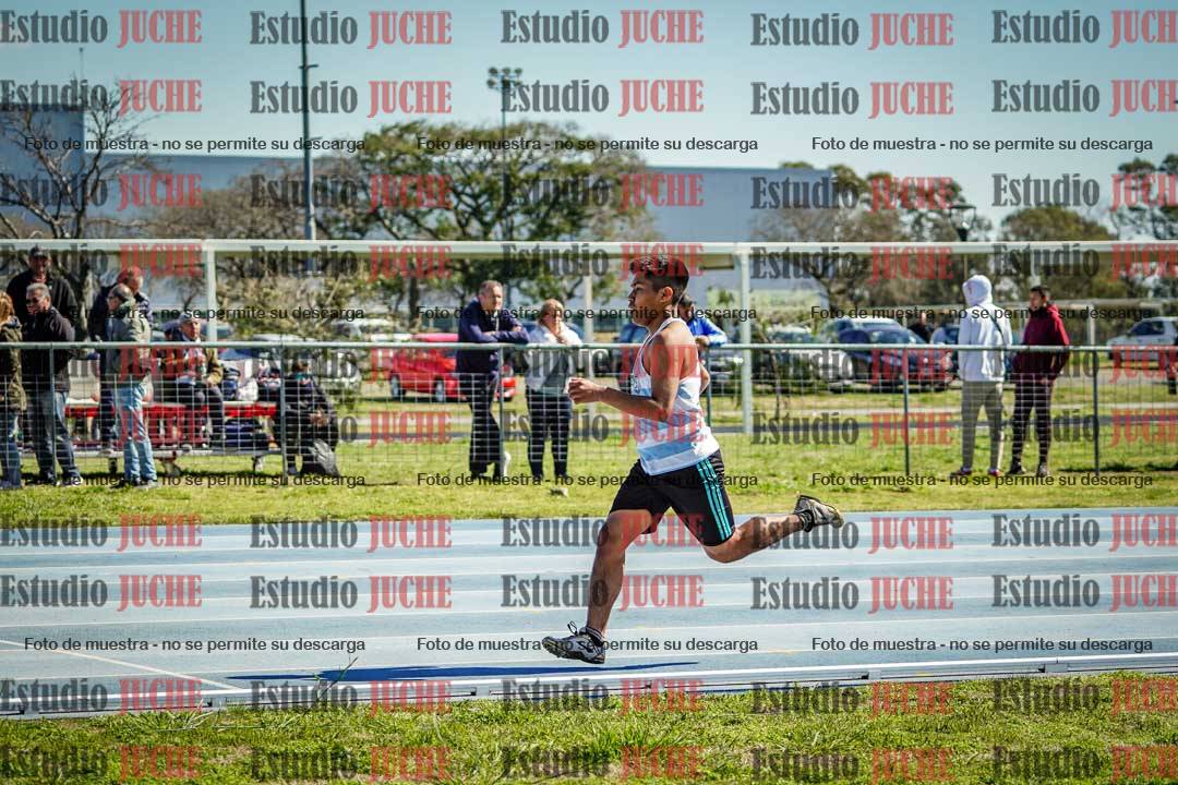 Fotos de los 800 m llanos de varones