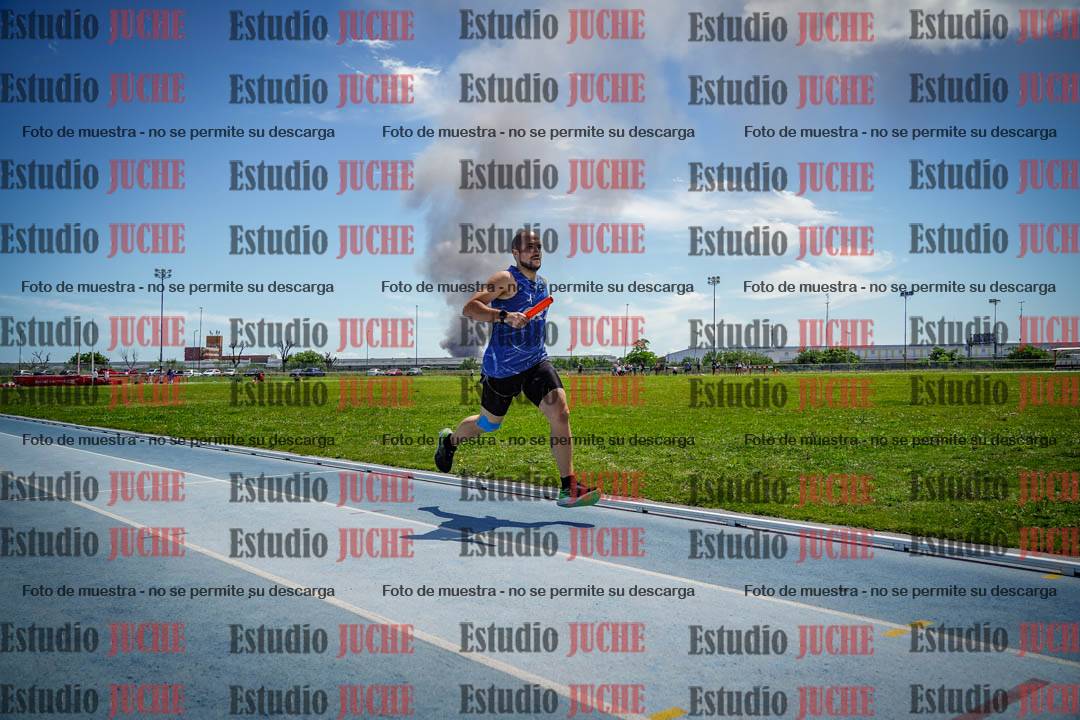 Fotos durante el transcurso de los relevos 20' para running teams - serie 1