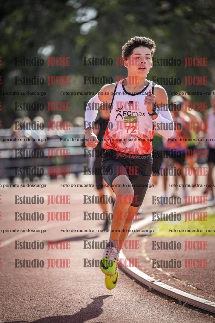 Fotos de los 800 m llanos de varones
