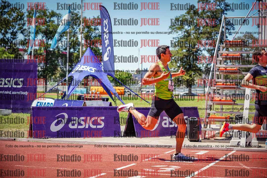 Fotos de los 800 m llanos de varones