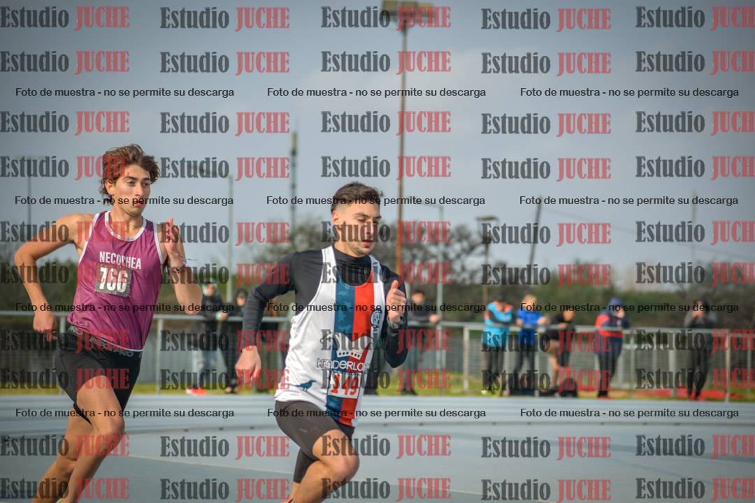 Fotos de los 800 m llanos de varones