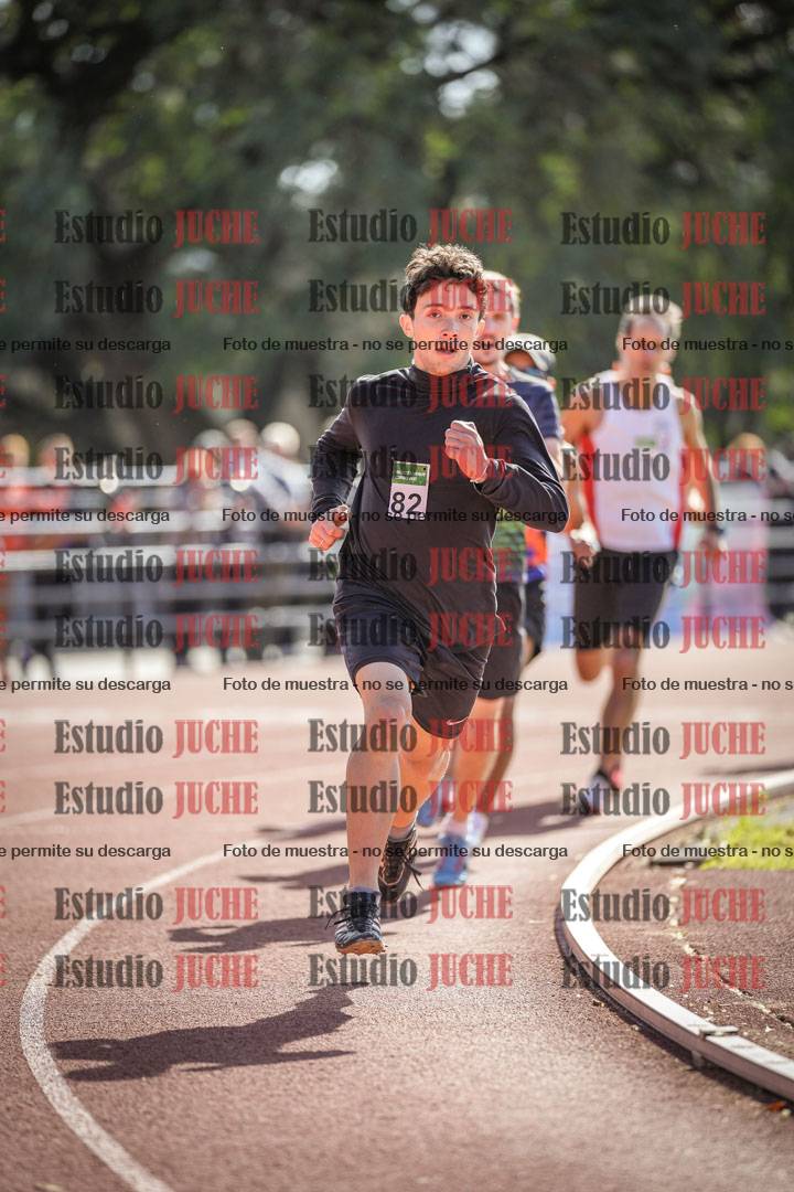 Fotos de los 800 m llanos de varones