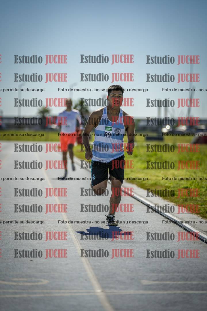 Fotos de los 800 m llanos de varones
