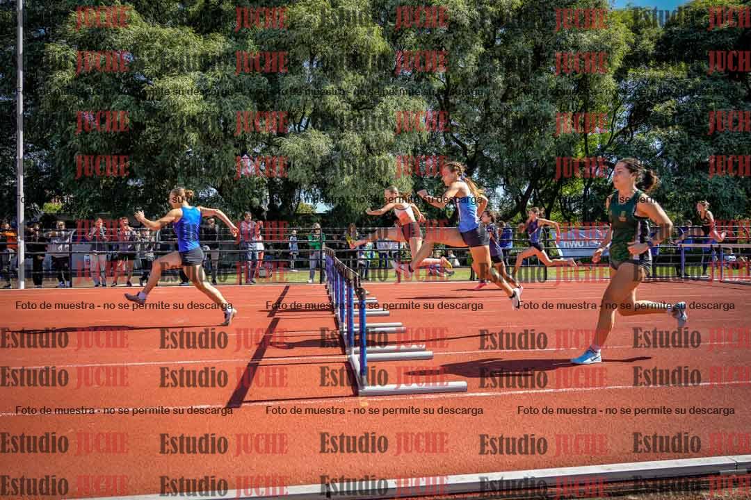 Fotos de los 100 m con vallas de mujeres