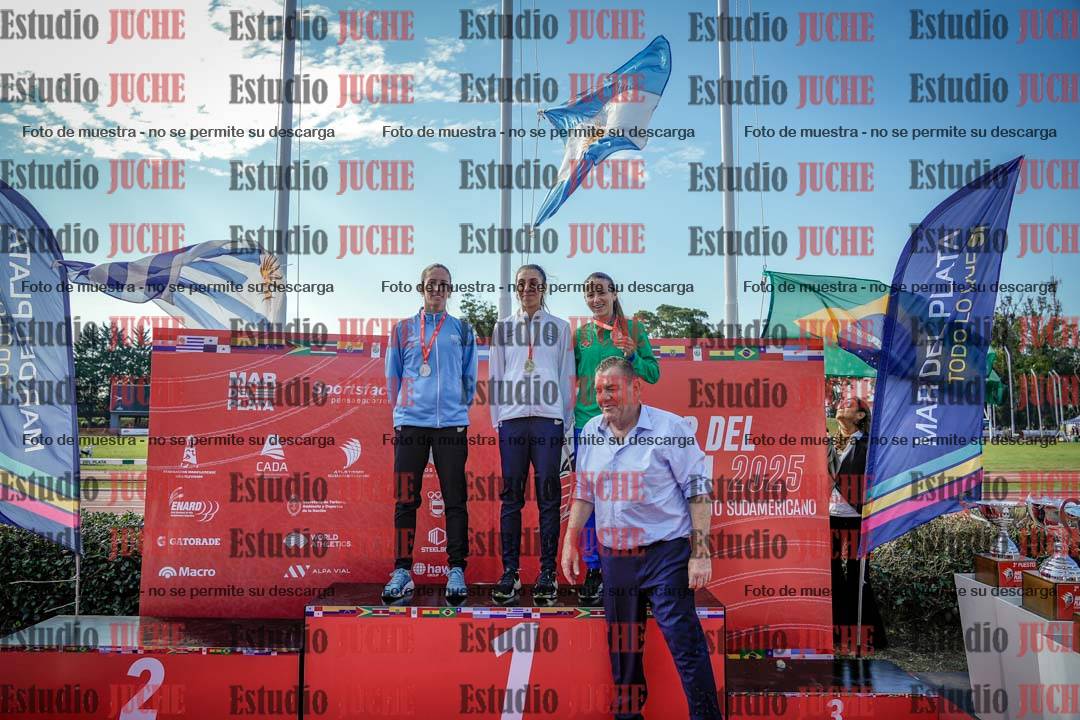 Fotos de algunos extras y podios del día 1