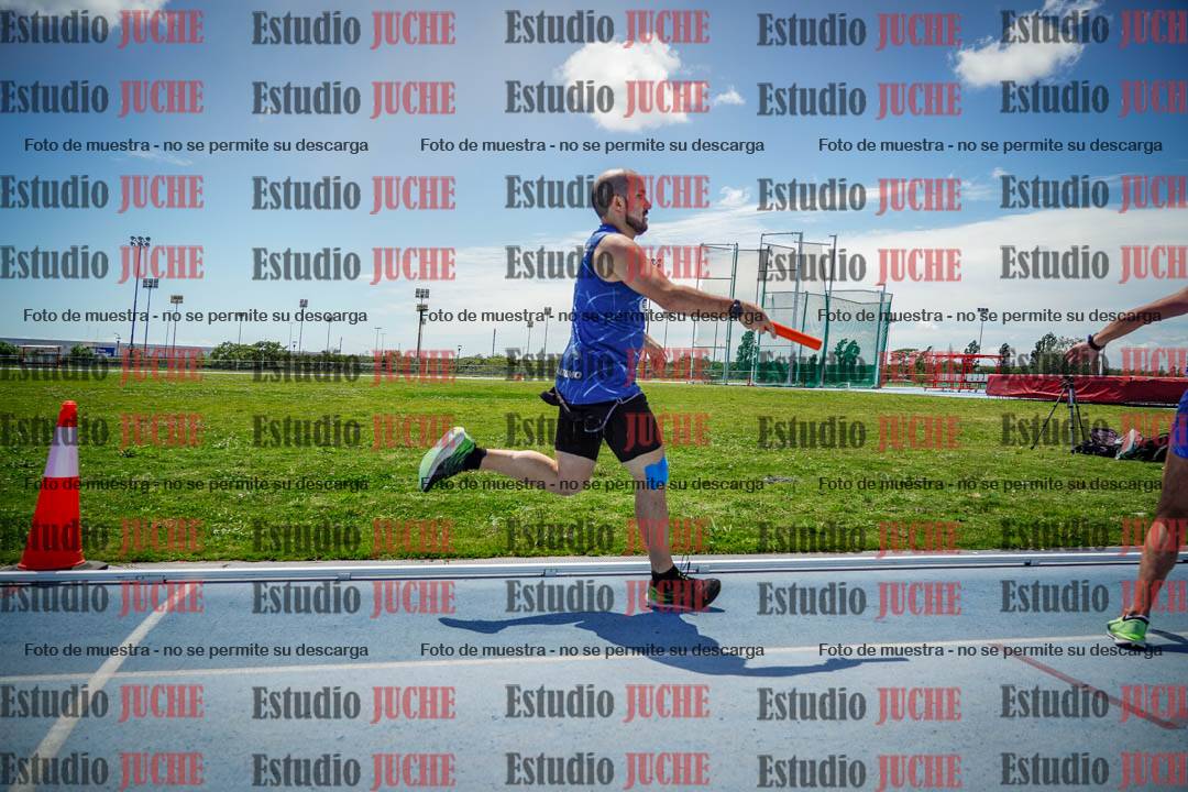 Fotos durante el transcurso de los relevos 20' para running teams - serie 1