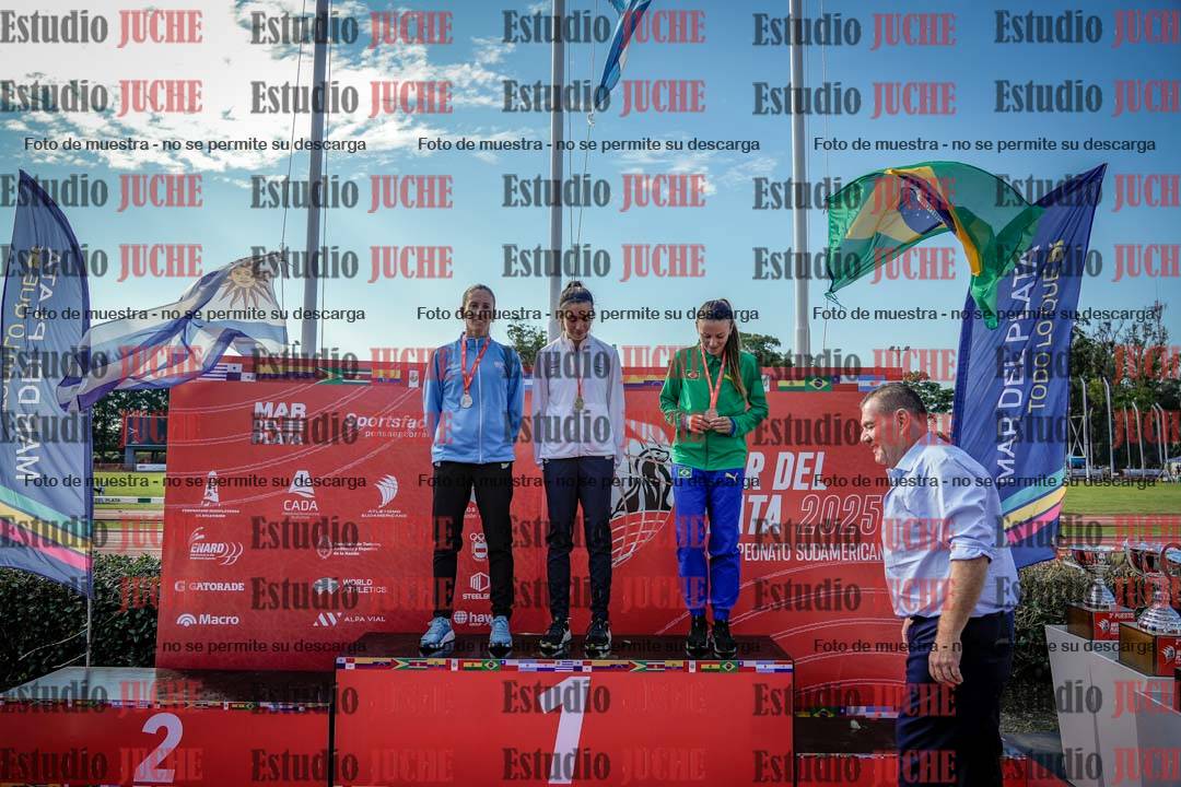 Fotos de algunos extras y podios del día 1