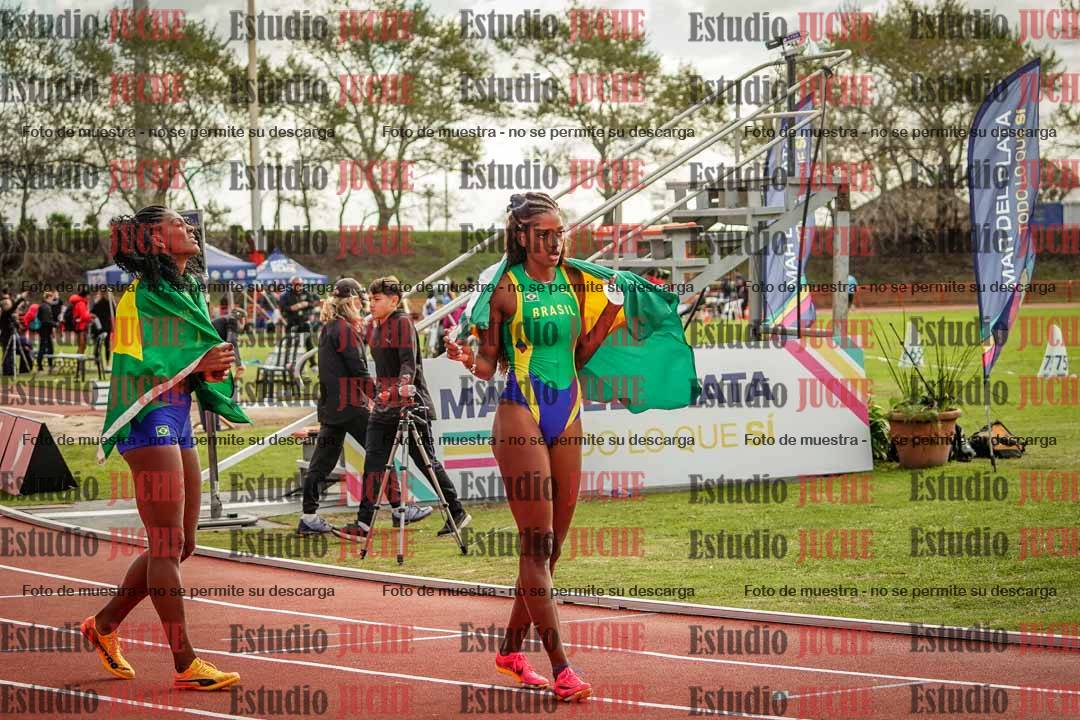 Fotos de algunos extras y podios del día 3