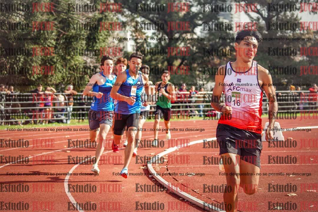 Fotos de los 800 m llanos de varones