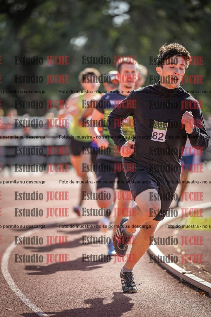 Fotos de los 800 m llanos de varones
