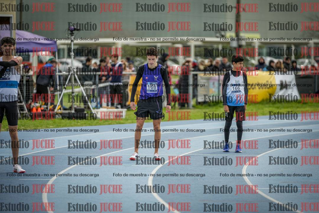 Fotos de los 800 m llanos de varones - U17