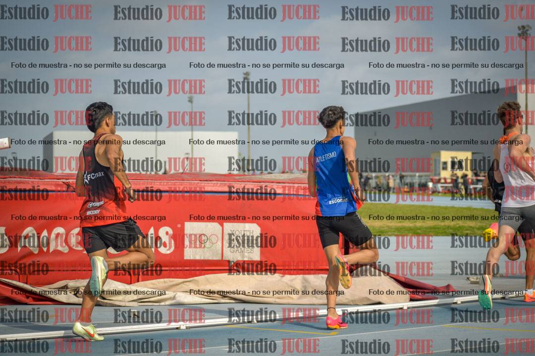 Fotos de los 800 m llanos de varones
