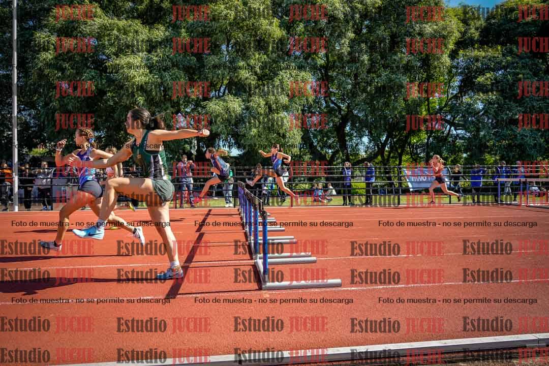 Fotos de los 100 m con vallas de mujeres