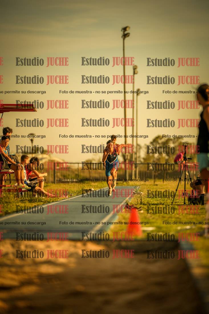 Fotos del salto en largo de varones