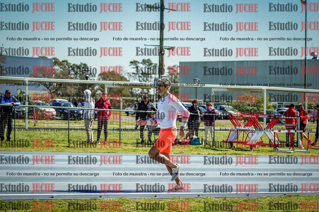 Fotos de los 800 m llanos de varones