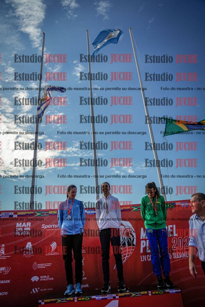 Fotos de algunos extras y podios del día 1