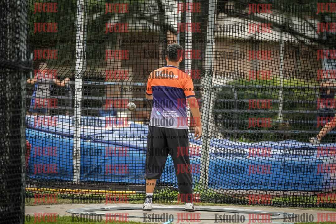 Fotos del lanzamiento de martillo de varones