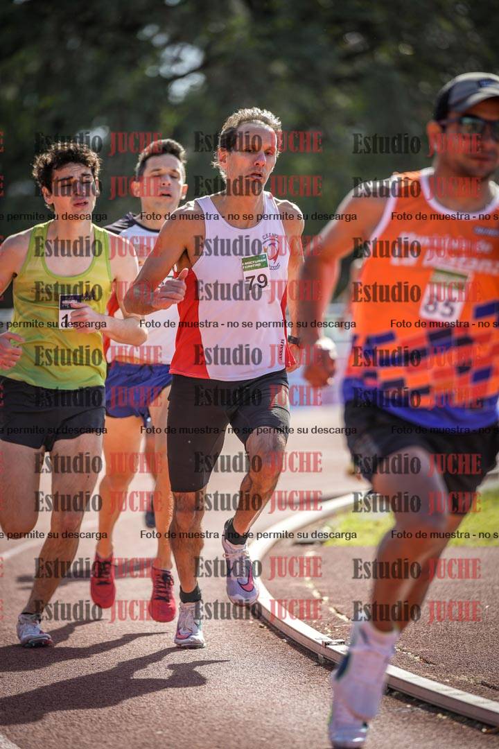 Fotos de los 800 m llanos de varones