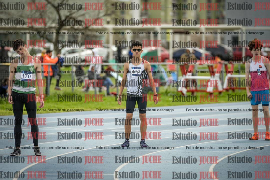 Fotos de los 800 m llanos de varones - U17