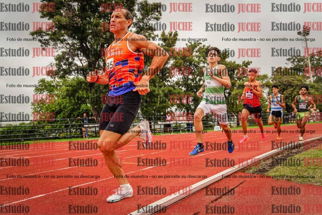 Fotos de los 800 m llanos de varones