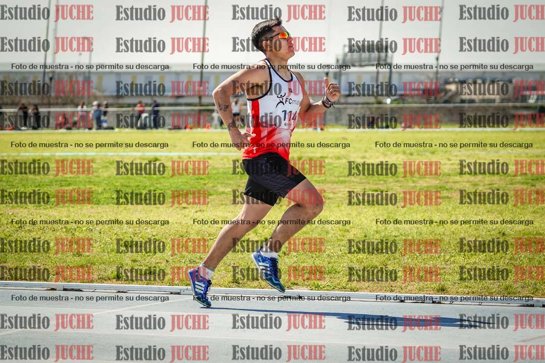 Fotos de los 800 m llanos de varones