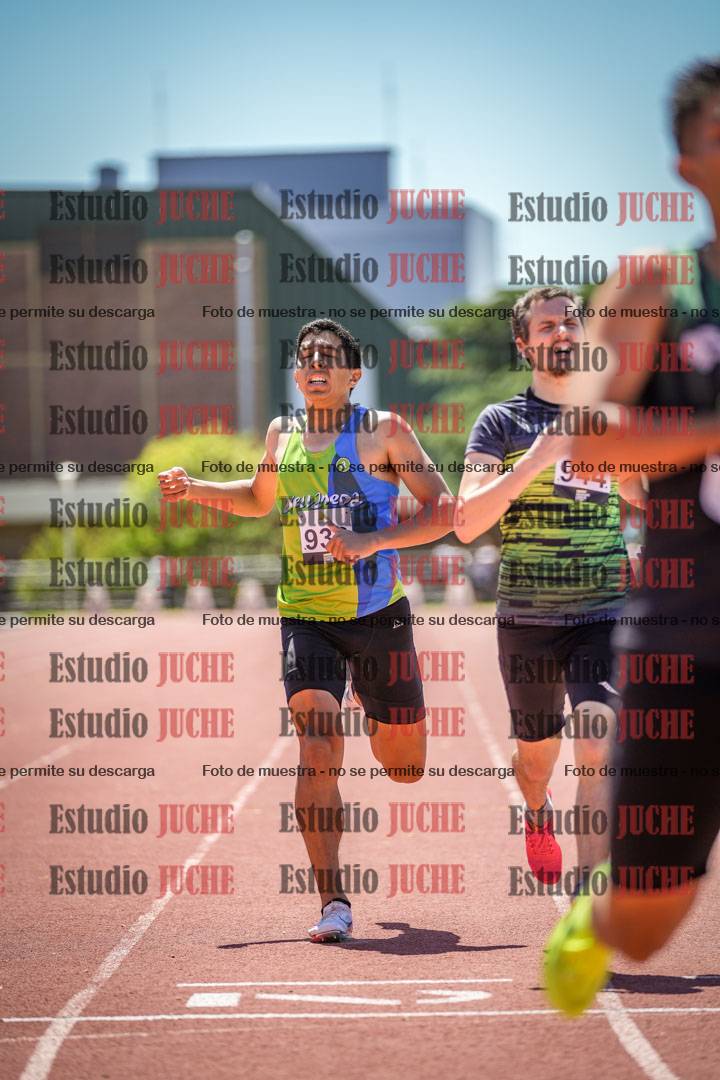 Fotos de los 800 m llanos de varones