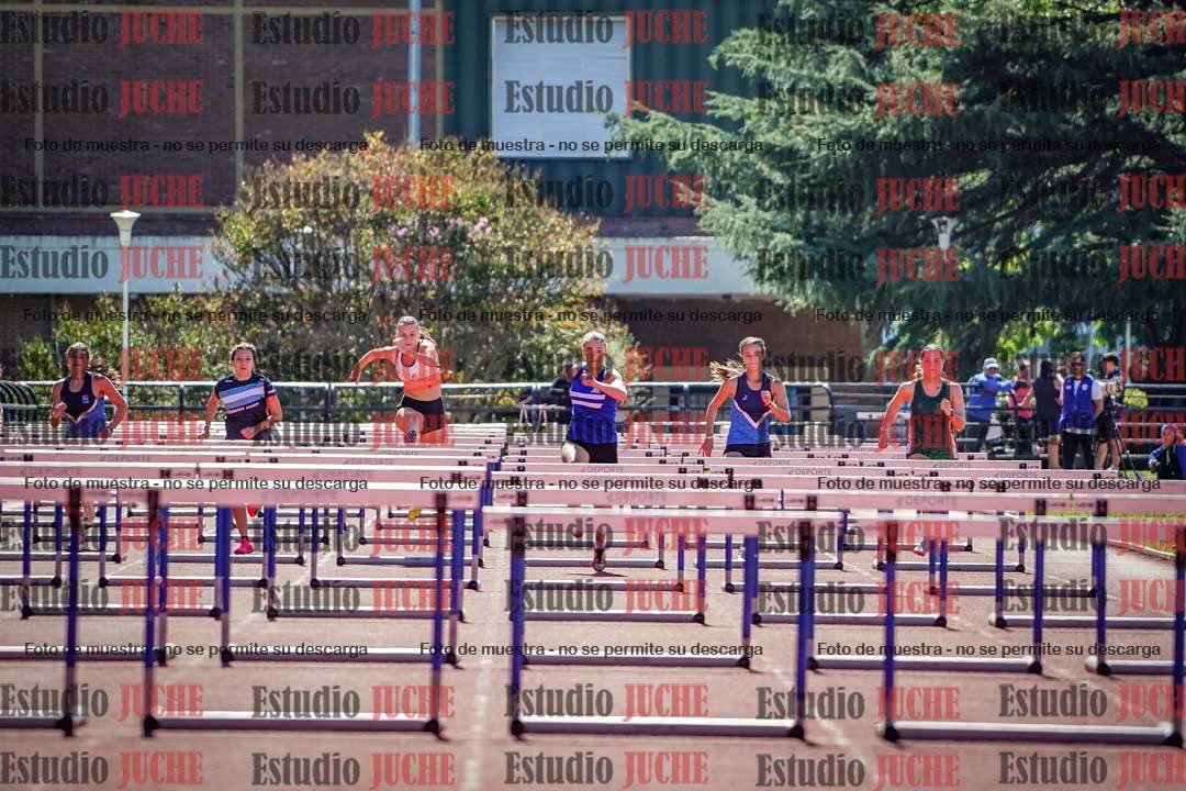 Fotos de los 100 m con vallas de mujeres