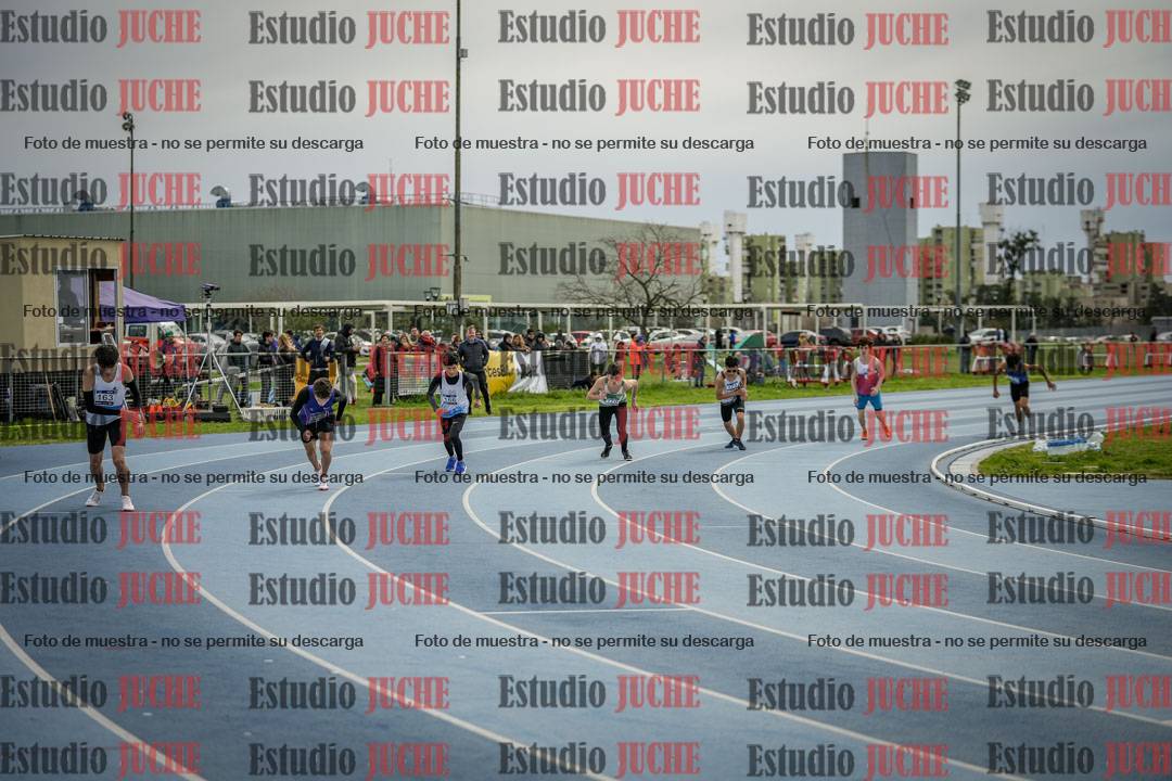 Fotos de los 800 m llanos de varones - U17
