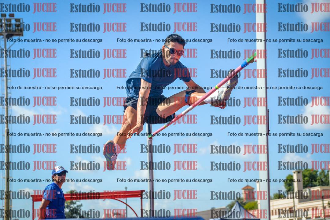Fotos del salto en alto de varones