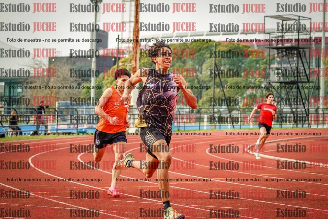 Fotos de los 400 m llanos de varones