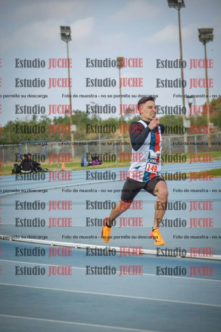 Fotos de los 800 m llanos de varones