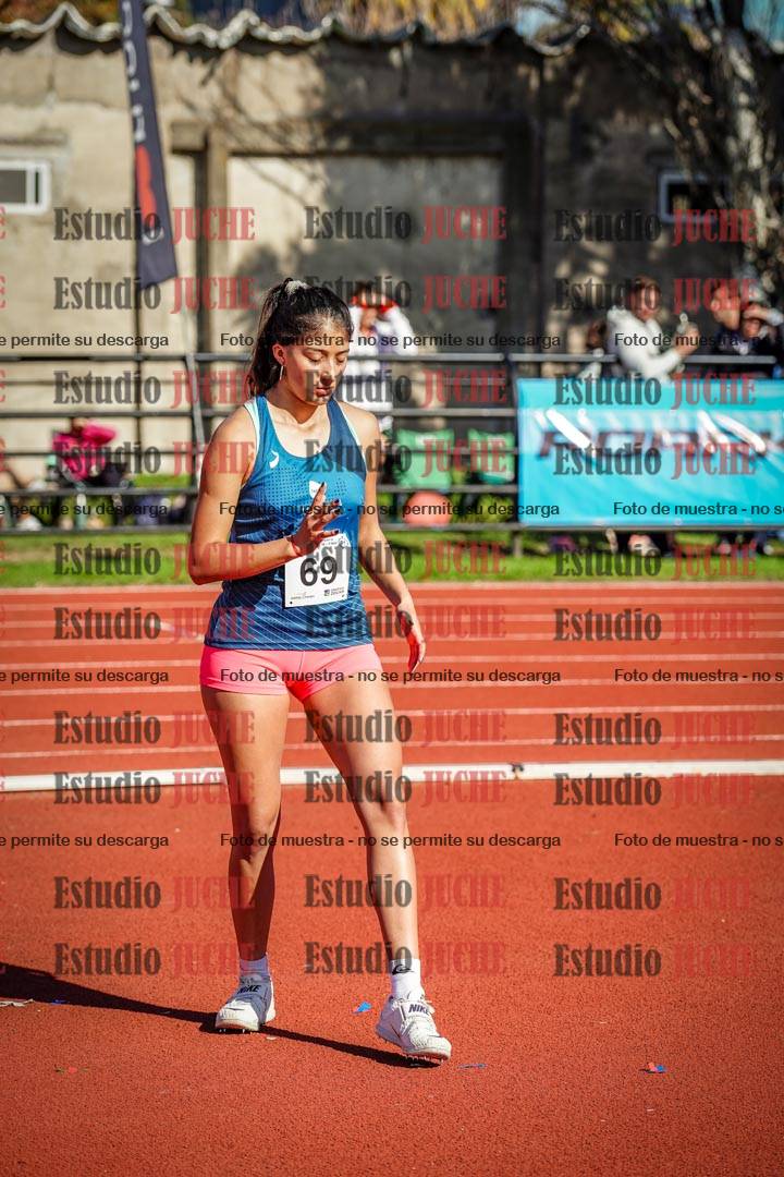 Fotos del salto en alto de mujeres