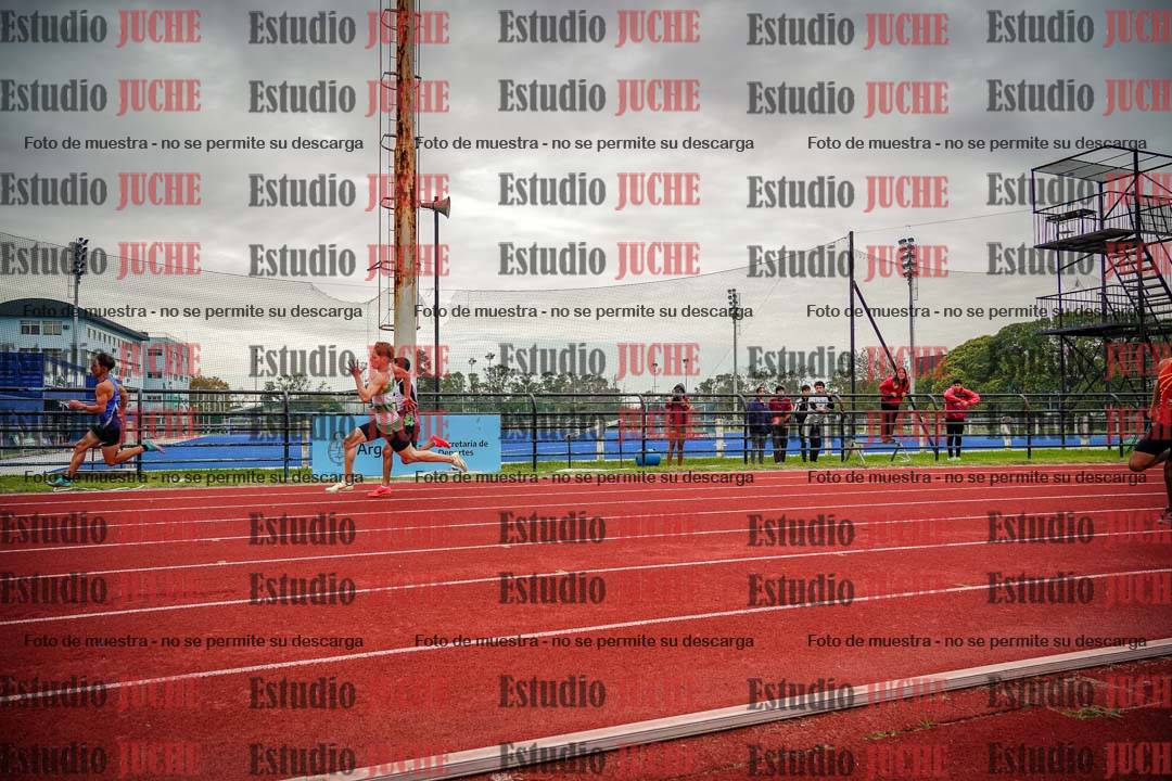 Fotos de los 200 m llanos de varones