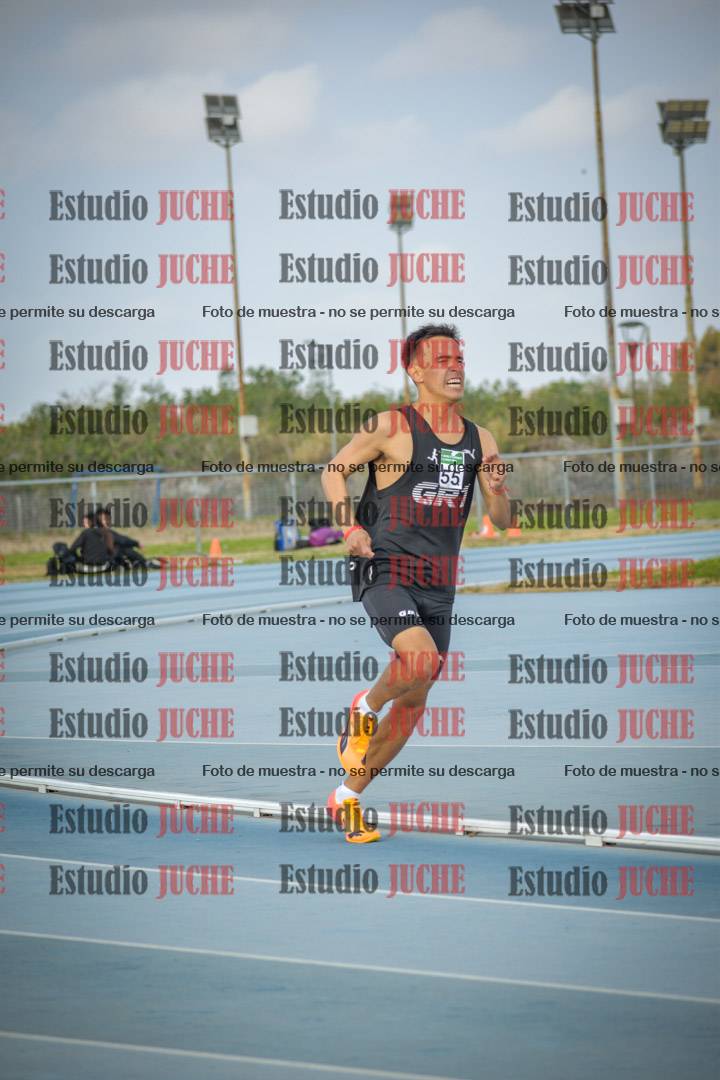 Fotos de los 800 m llanos de varones