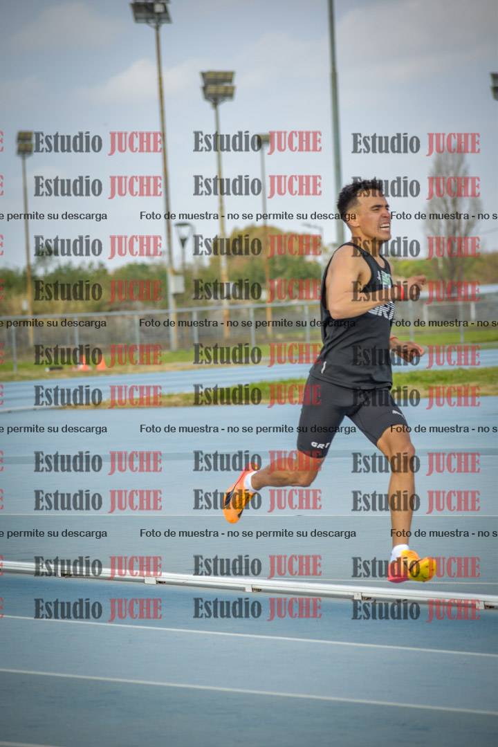 Fotos de los 800 m llanos de varones