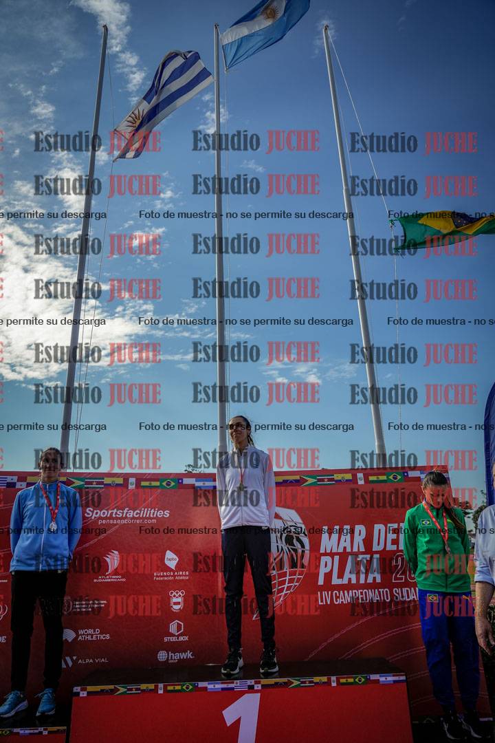 Fotos de algunos extras y podios del día 1