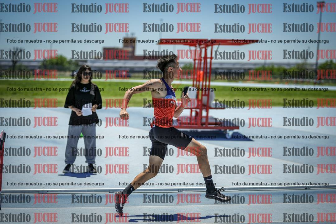 Fotos de los 400 m con vallas de varones