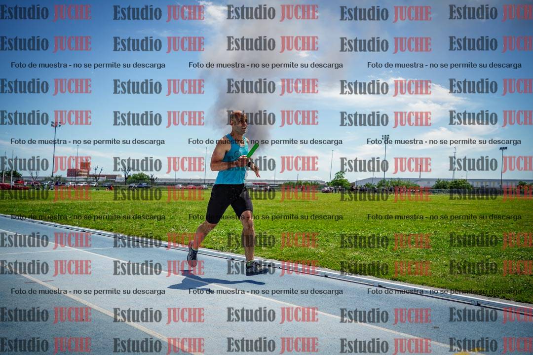 Fotos durante el transcurso de los relevos 20' para running teams - serie 1