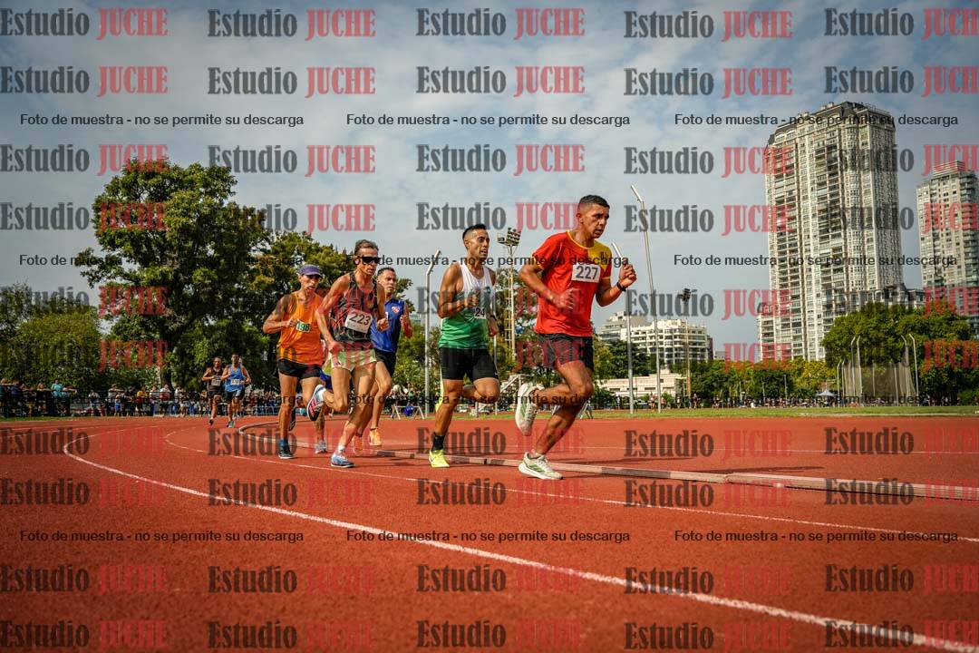 Fotos de los 3000 m llanos de varones