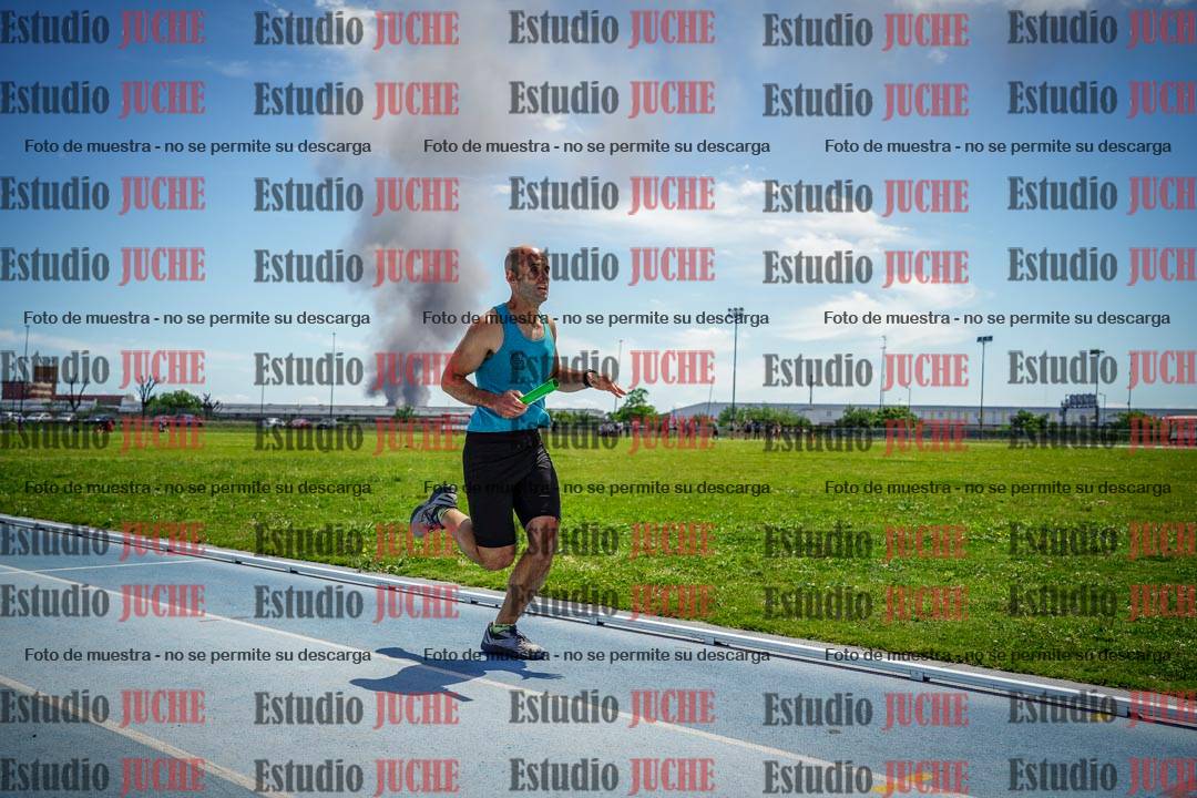 Fotos durante el transcurso de los relevos 20' para running teams - serie 1