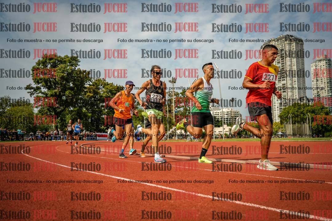 Fotos de los 3000 m llanos de varones