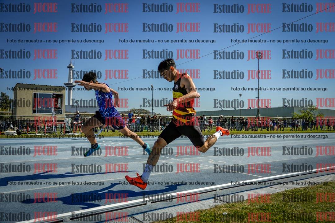 Fotos de los 100 m llanos de varones