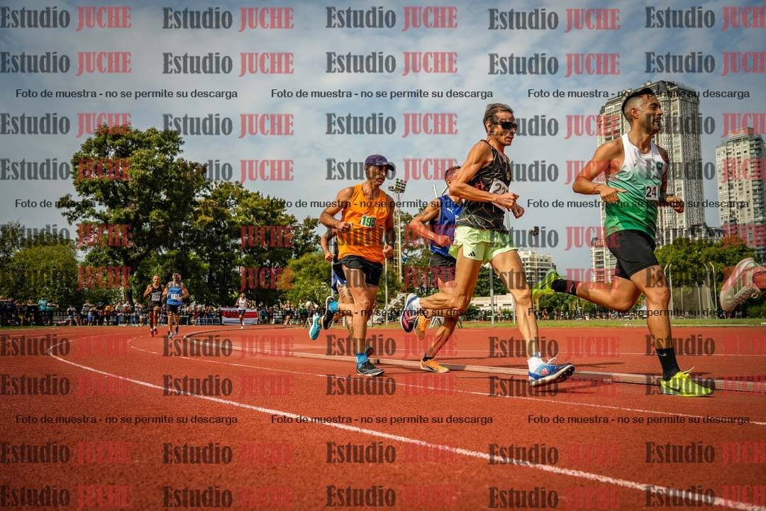 Fotos de los 3000 m llanos de varones