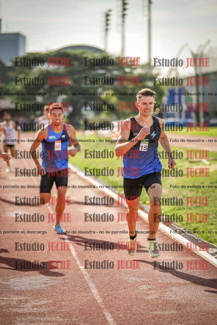 Fotos de los 800 m llanos de varones