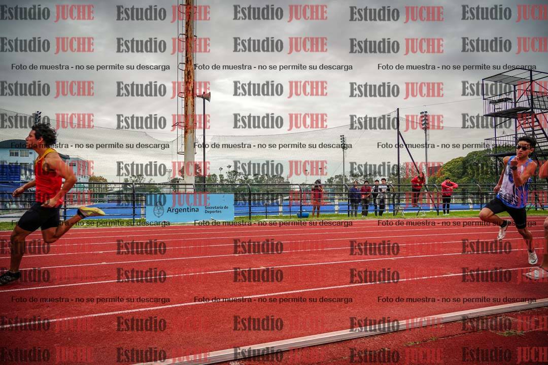 Fotos de los 200 m llanos de varones