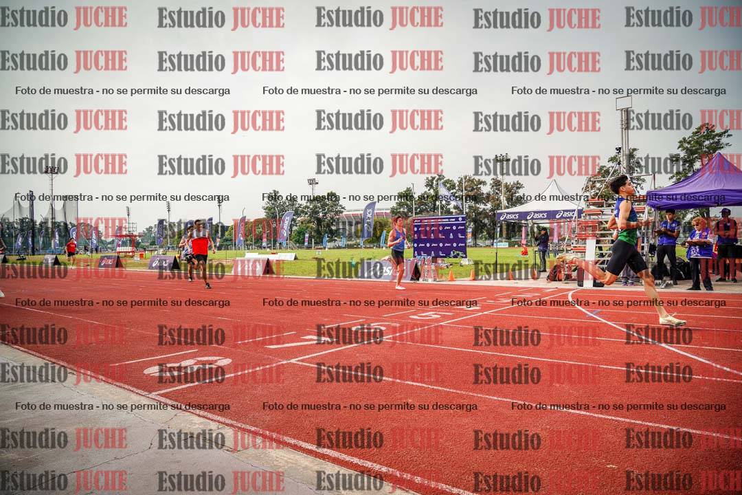 Fotos de los 400 m llanos de varones