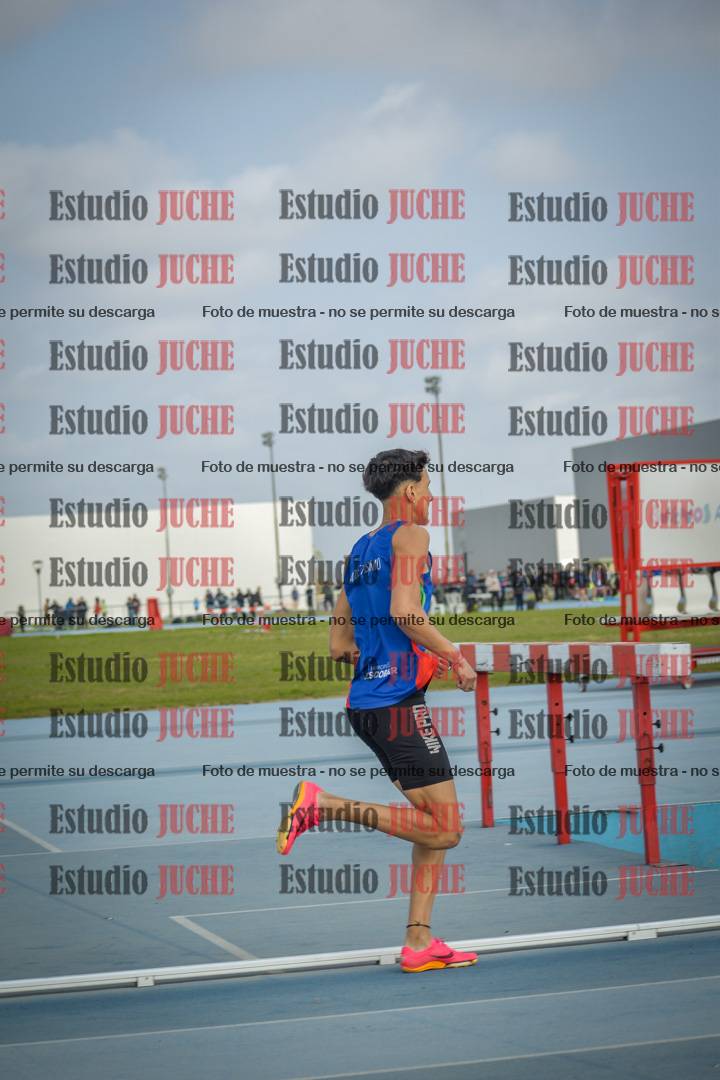 Fotos de los 800 m llanos de varones