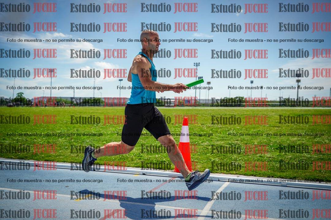 Fotos durante el transcurso de los relevos 20' para running teams - serie 1