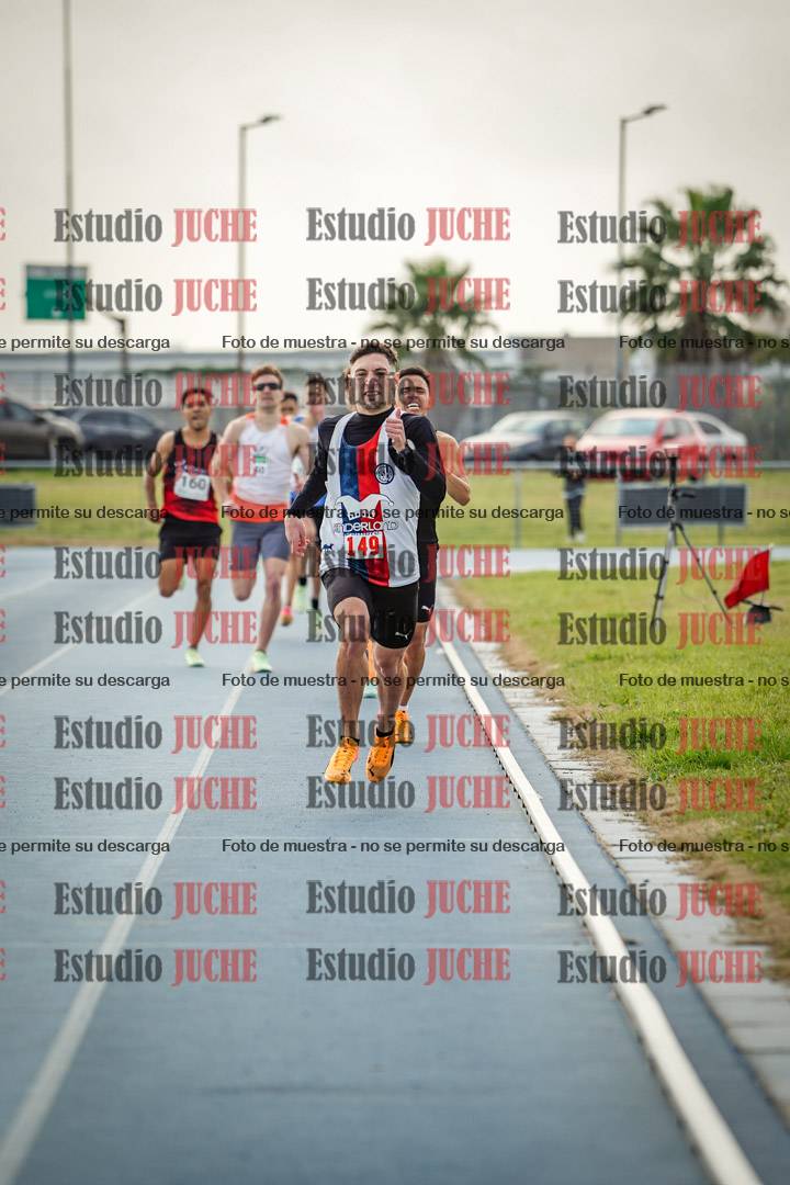 Fotos de los 800 m llanos de varones